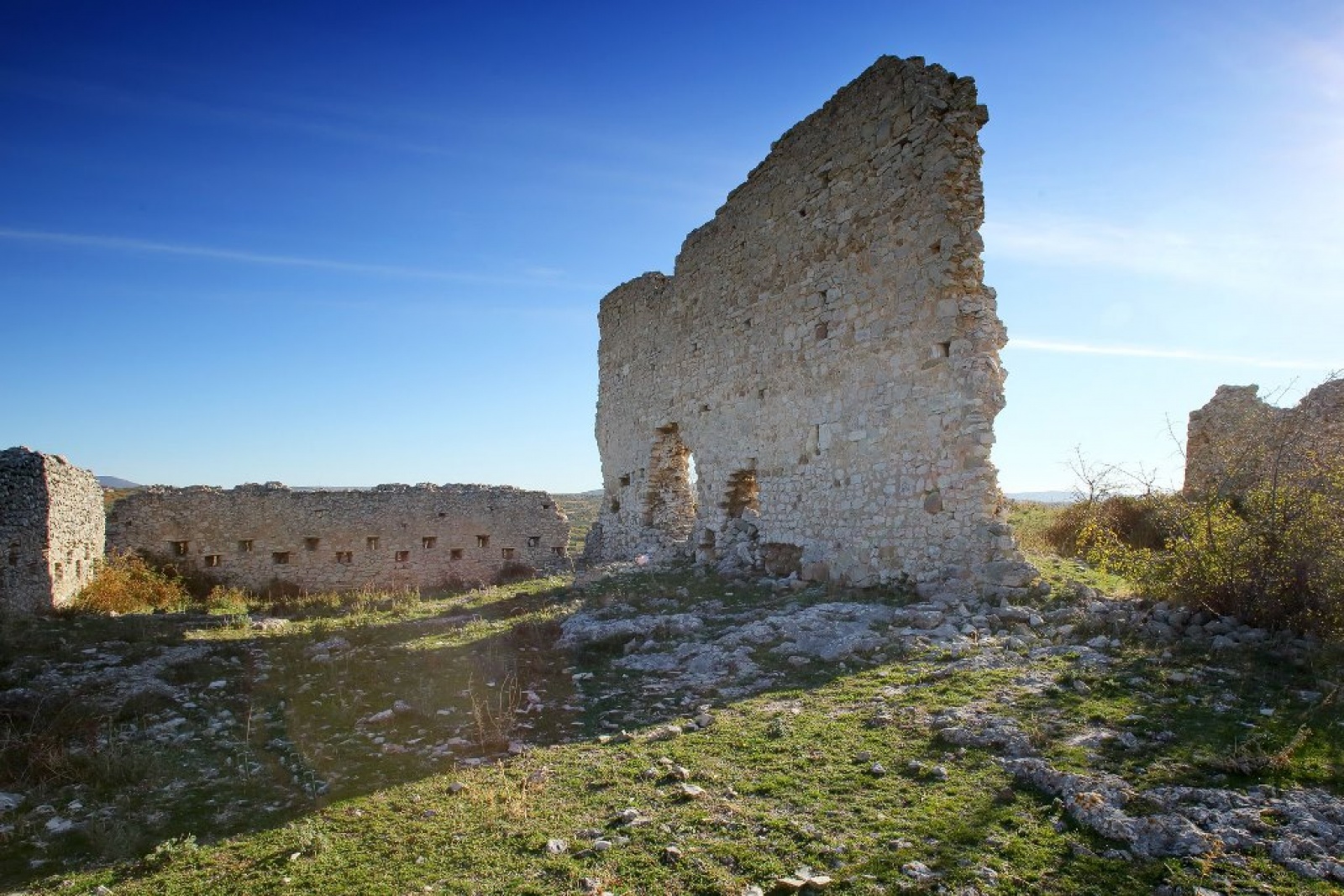 Fort Perušić in Perušić Benkovački – AymoCha!